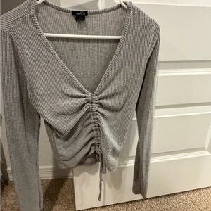Rue21 Light Gray Ruched V-Neck Long Sleeve Top